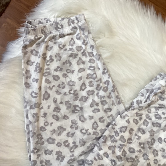 SONOMA Goods For Life pajama pant Woman’s 2X animal print banded bottom - Picture 3 of 16